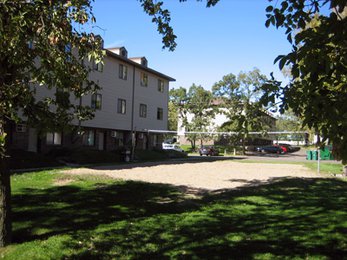 Wild Wood Townhomes sand volleyball court